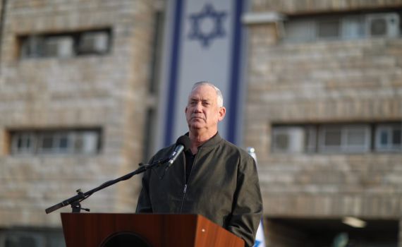 גנץ: "כל האמצעים כשרים כדי לשבור את גל הטרור"