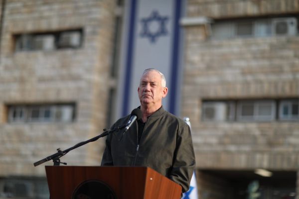 גנץ: "כל האמצעים כשרים כדי לשבור את גל הטרור"