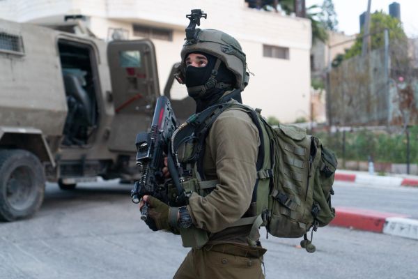 גנץ הנחה: 1,000 לוחמים יופנו לסיוע למשטרה