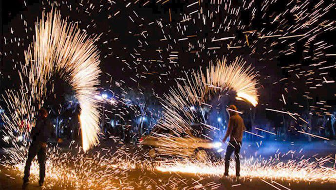 באיראן חוגגים את "חג האש"; במשטר חוששים