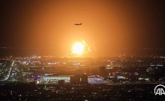 סעודיה: מתקפת טילים ח'ותים על מתקני נפט | צפו