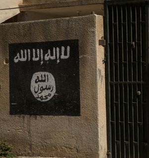 הרגע שבו הלוחם עם פאץ' דאע"ש ניסה לעבוד על המצלמה