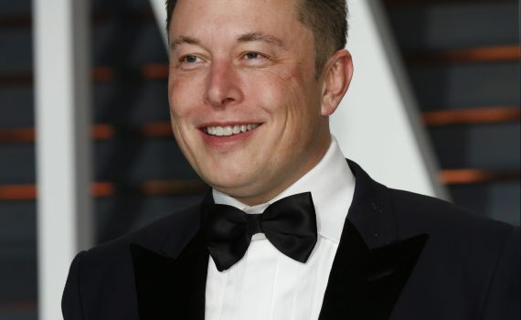 מאתגר את פוטין: אילון מאסק מזמין אותו לקרב