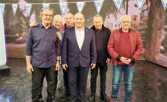 ראש הממשלה בנט הצטלם לתכנית ספיישל של 'זהו זה'