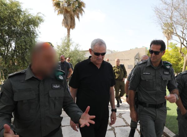 גנץ באולטימטום: "המהלכים שעשינו בעזה – יחזרו לאחור"