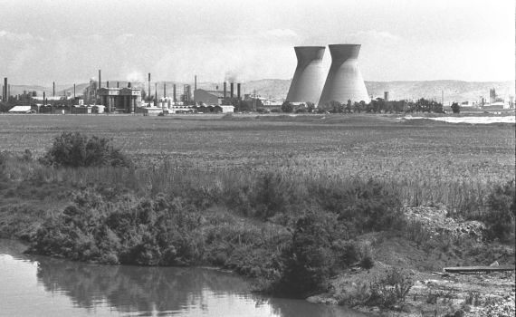 היום בהיסטוריה: פעולת לח"י במכלי הדלק בחיפה