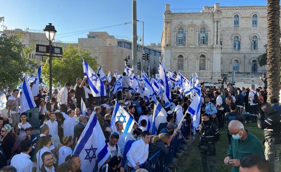למרות האיומים: בנט סיכם את מתווה מצעד הדגלים