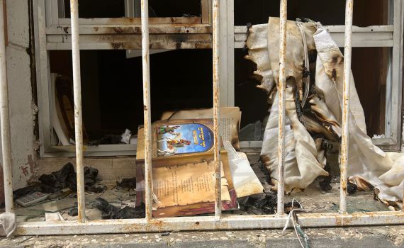 תושב חיפה הצית בית כנסת ואיים להרוג רבנים