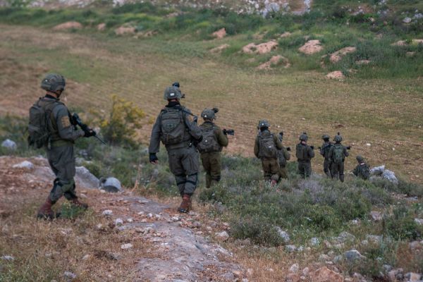 לוחם חשוד בגניבת רכוש במהלך מעצר באזור חברון