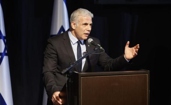 העובדים נגד לפיד: "האחריות רובצת לפתחו"