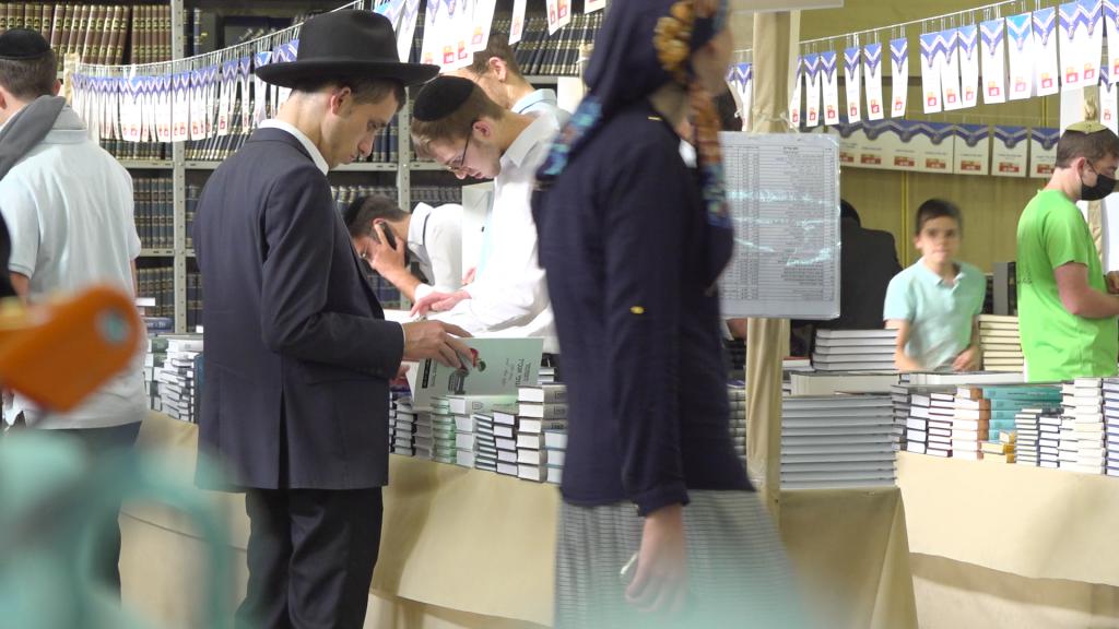 "עם הספר במיטבו": היריד שכובש את העולם התורני