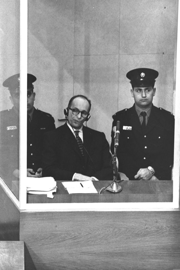 היום בהיסטוריה: נפתח משפטו של אדולף אייכמן