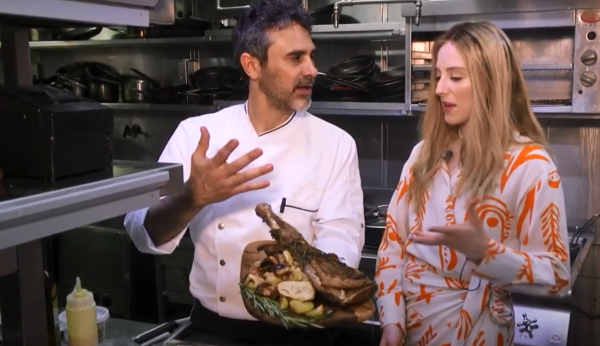 גולן גורפינקל מבשל פסח עם שפית דתיה ● צפו