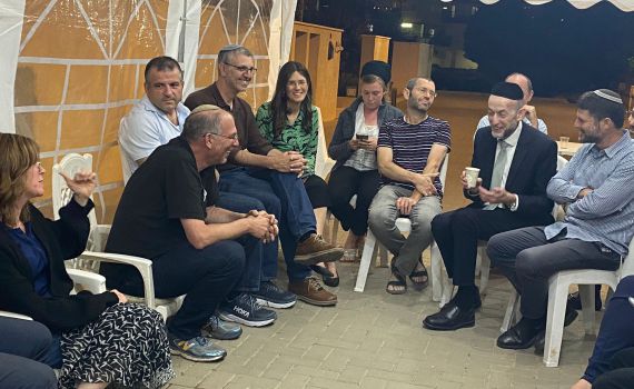 מחלוקות בצד: סמוטריץ' הגיע לנחם את ניר אורבך