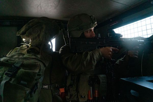 4 מבוקשים נעצרו ברחבי יהודה ושומרון; M-4 הוחרם