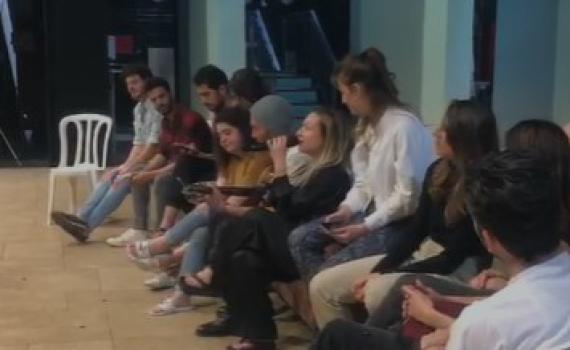 בעקבות הפיגוע הקהל נאלץ להישאר בתיאטרון| צפו: