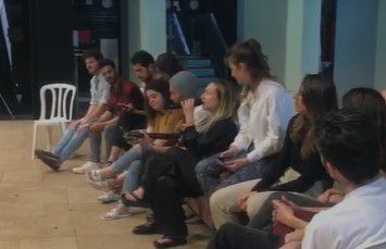 בעקבות הפיגוע הקהל נאלץ להישאר בתיאטרון| צפו: