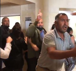 אביו של מחבל לאב השכול: "אני יודע איפה אתה גר"|צפו: