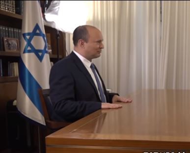 שקרים וליטופים: על הראיונות של בנט בטלוויזיה