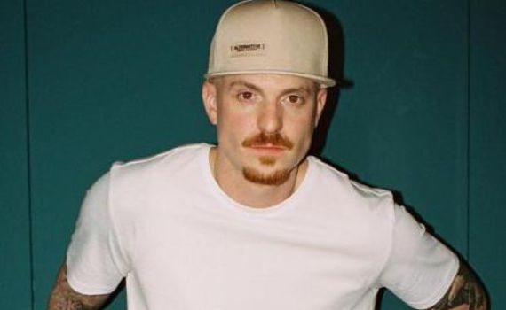 רביב כנר: "הניצחון שלנו כעם הוא להמשיך את החיים"