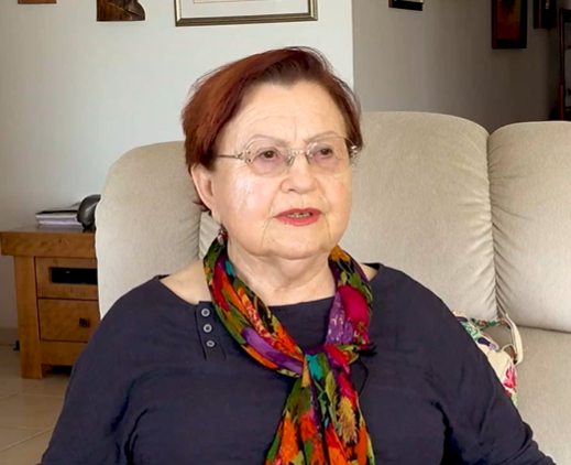 "אבא שכב בין גופות, הלכנו בשלג ומכל עבר ירו בנו"