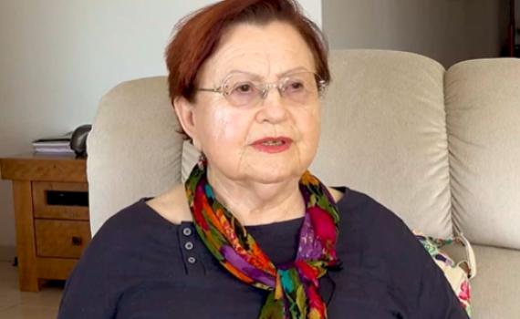 "אבא שכב בין גופות, הלכנו בשלג ומכל עבר ירו בנו"