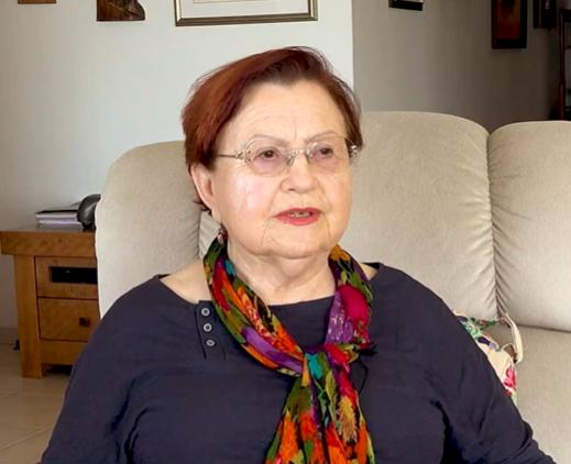 "אבא שכב בין גופות, הלכנו בשלג ומכל עבר ירו בנו"