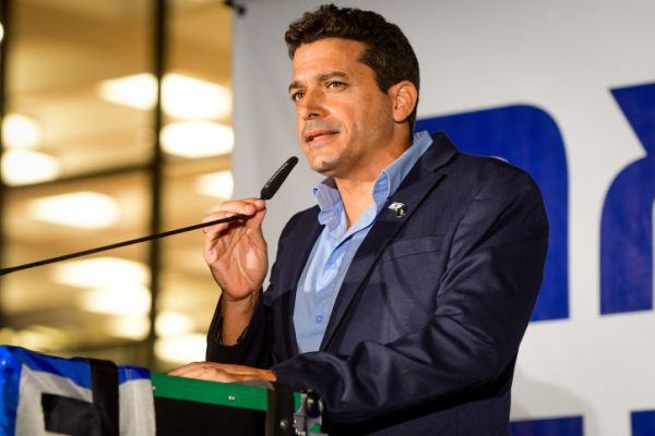 ההצעה של נפתלי בנט לעמיחי שיקלי