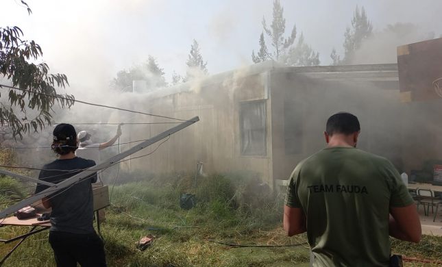  שריפה בגבעת רונן; האש נתפסה באחד הבתים