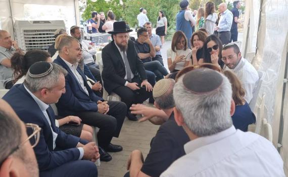 ח"כ ווליד טאהא הגיע לנחם את ניר אורבך