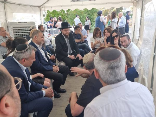 ח"כ ווליד טאהא הגיע לנחם את ניר אורבך