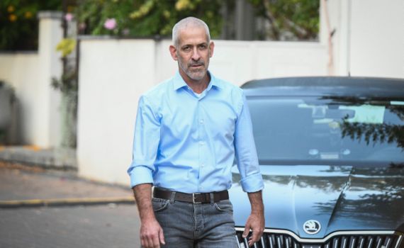 מודעה חריגה נגד ראש השב"כ רונן בר