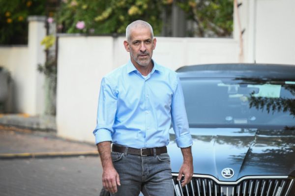 מודעה חריגה נגד ראש השב"כ רונן בר