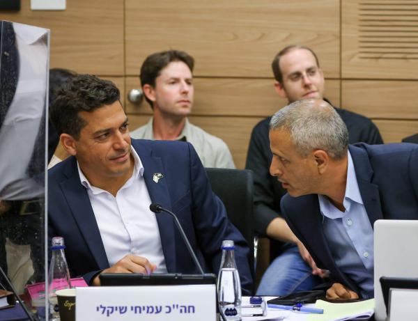 פרקליטו של שיקלי נגד יו"ר הוועדה: אפנה לבית המשפט