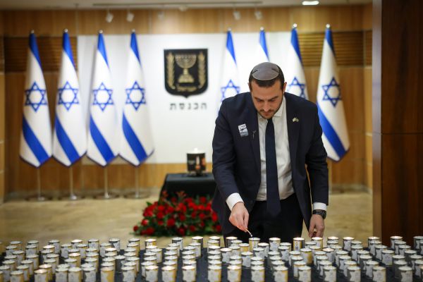 יום טוב כלפון עם אביו ניצול השואה: "זה הניצחון שלנו"