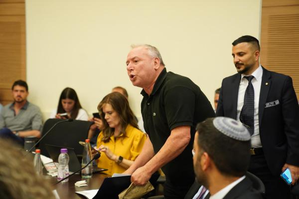 דודי אמסלם לא שולל ישיבה עם עבאס; אבל בתנאי אחד