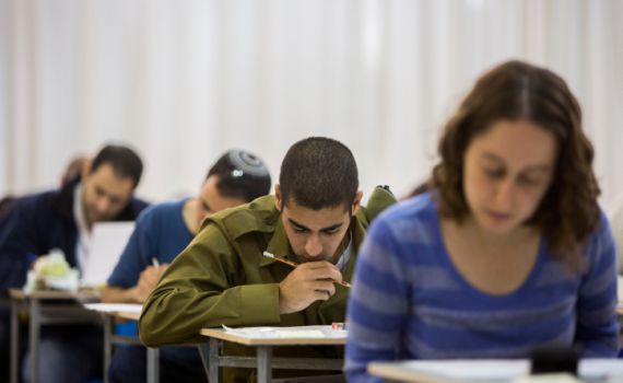 פחות מבחנים ויותר עבודות: כך תראה הרפורמה בבגרויות