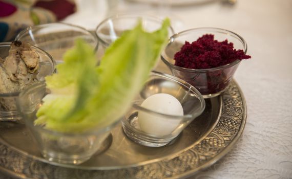 שיהיה גם להם פסח שמח: תנו גם אתם קמחא דפסחא