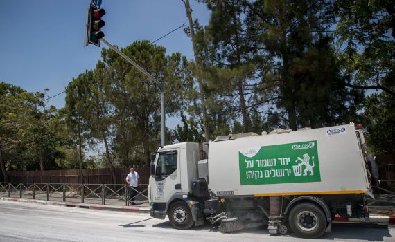 תושב אעבלין נהרג בעקבות פגיעת משאית אשפה