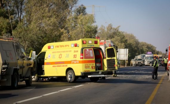 הולך רגל בן 60 נדרס למוות על ידי משאית ברחובות