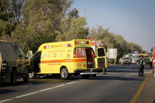 הולך רגל בן 60 נדרס למוות על ידי משאית ברחובות