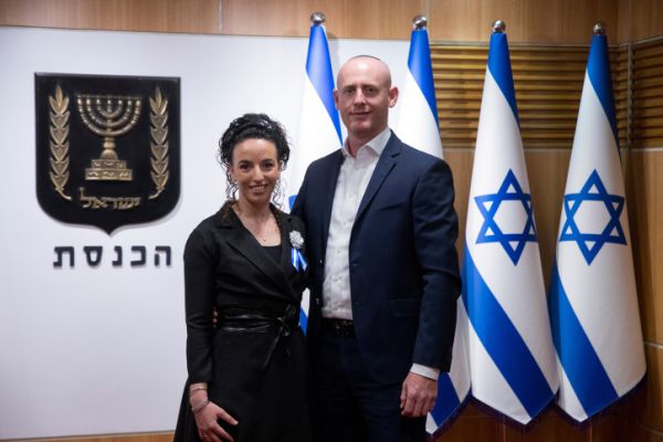 פיצוץ עם שמוליק סילמן החזיר את קארה לבנט