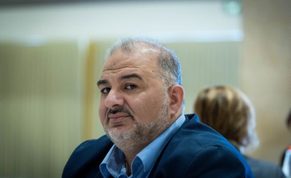 כדי להישאר בממשלה: אלו הדרישות של רע"מ מבנט