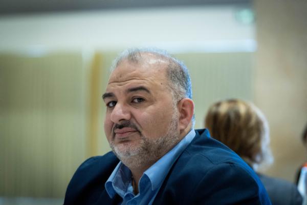 כדי להישאר בממשלה: אלו הדרישות של רע"מ מבנט