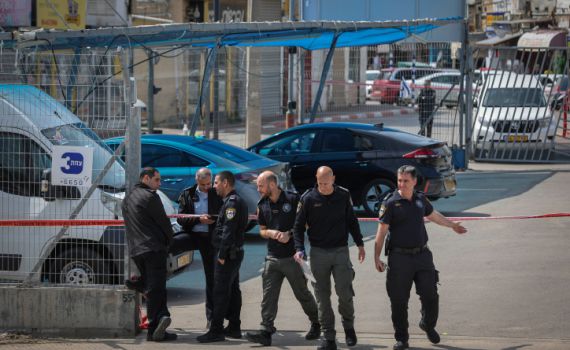 פיגוע דקירה באשקלון: חשוד שלף סכין ודקר שוטר