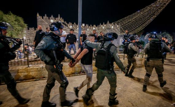 שוב: ערבים התפרעו וזרקו אבנים בשער שכם