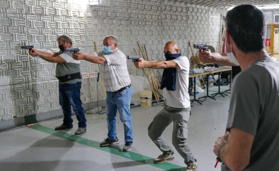 בעקבות גל הטרור: עלייה חדה בבקשות לרישיון נשק
