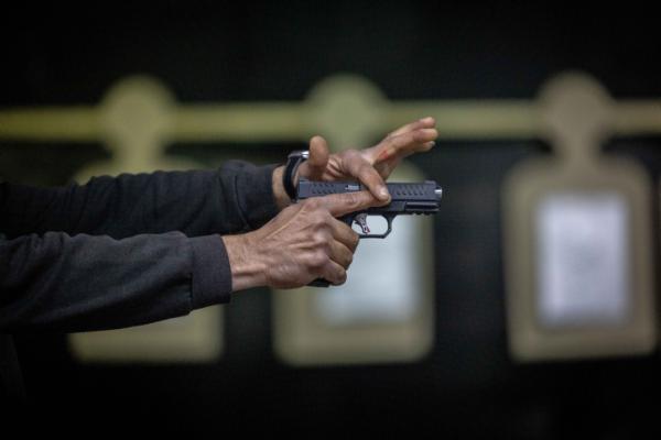 הבעיה עם רישיונות לנשק לא נגמרת בתבחינים