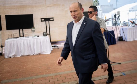 לאט ובזהירות: כך מתפוררת ממשלת בנט