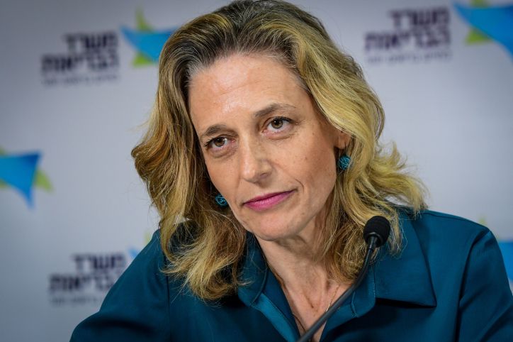 "אמא הייתה שם – תפסיקו להשוות הכל לנאצים"